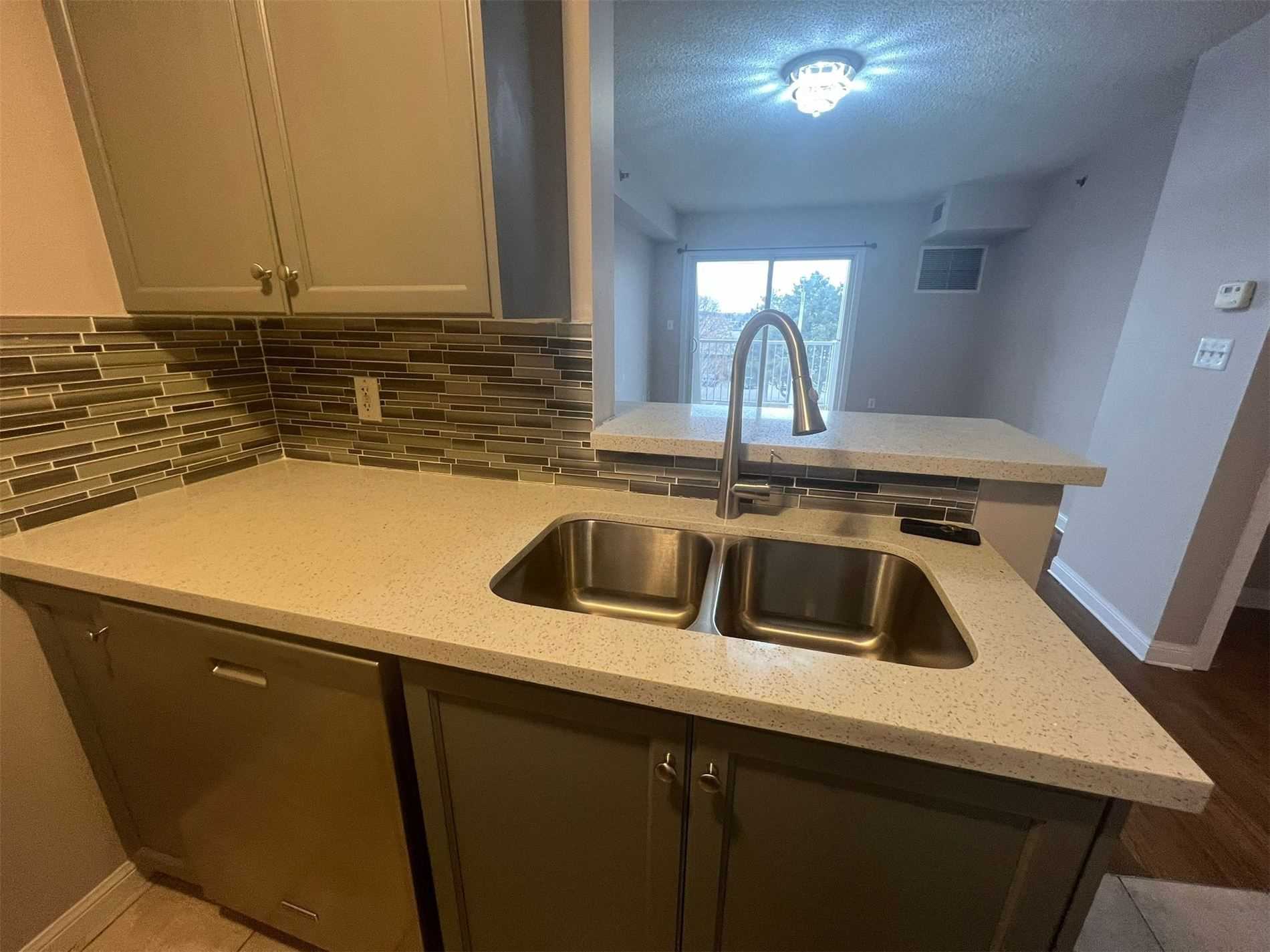 5225 Finch Ave E, #408
