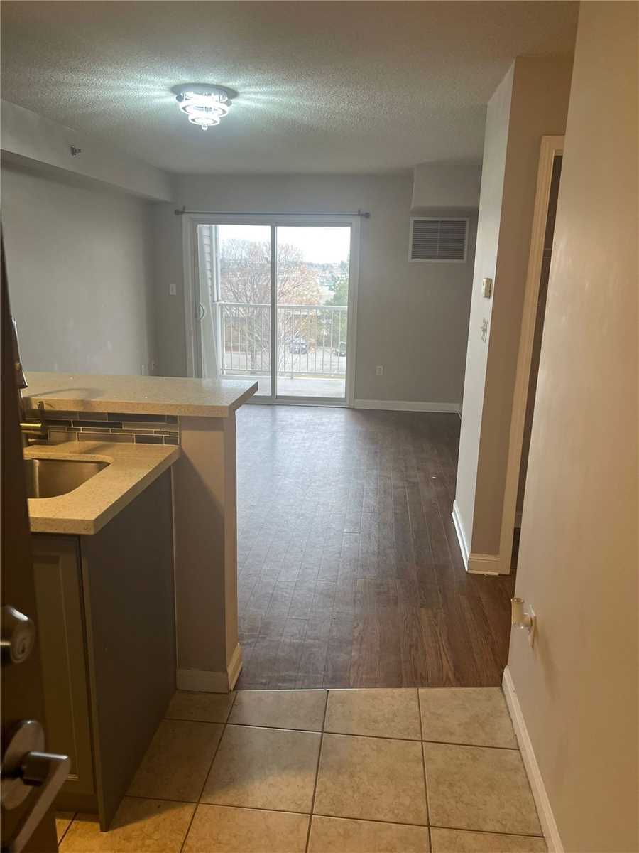 5225 Finch Ave E, #408