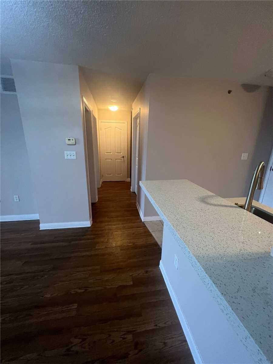 5225 Finch Ave E, #408