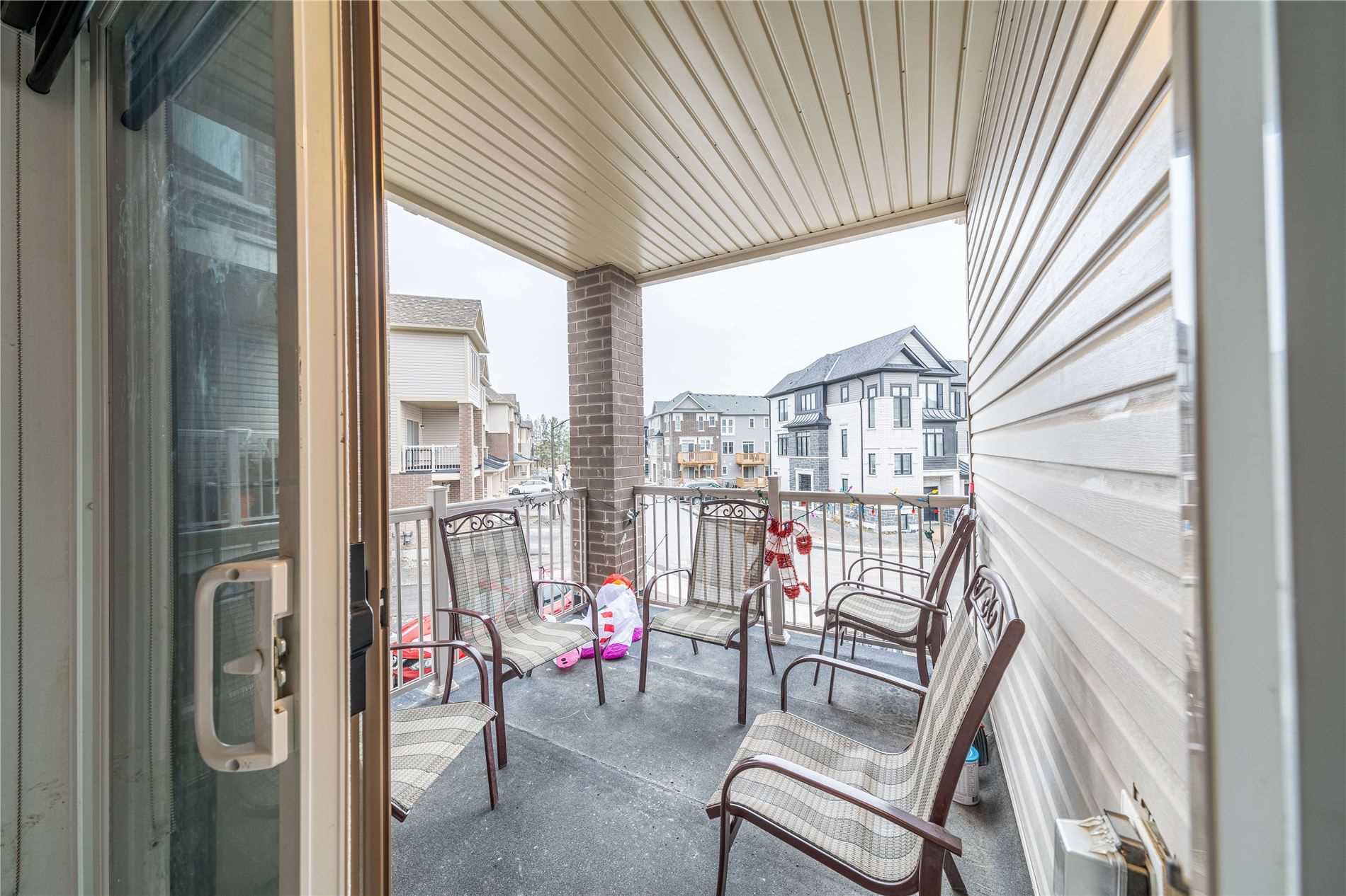 30 Ambereen Pl