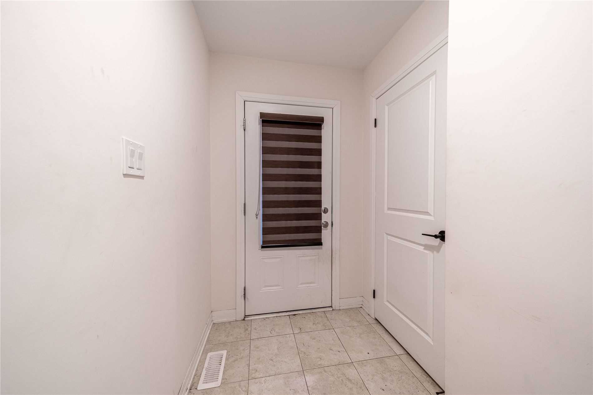 30 Ambereen Pl