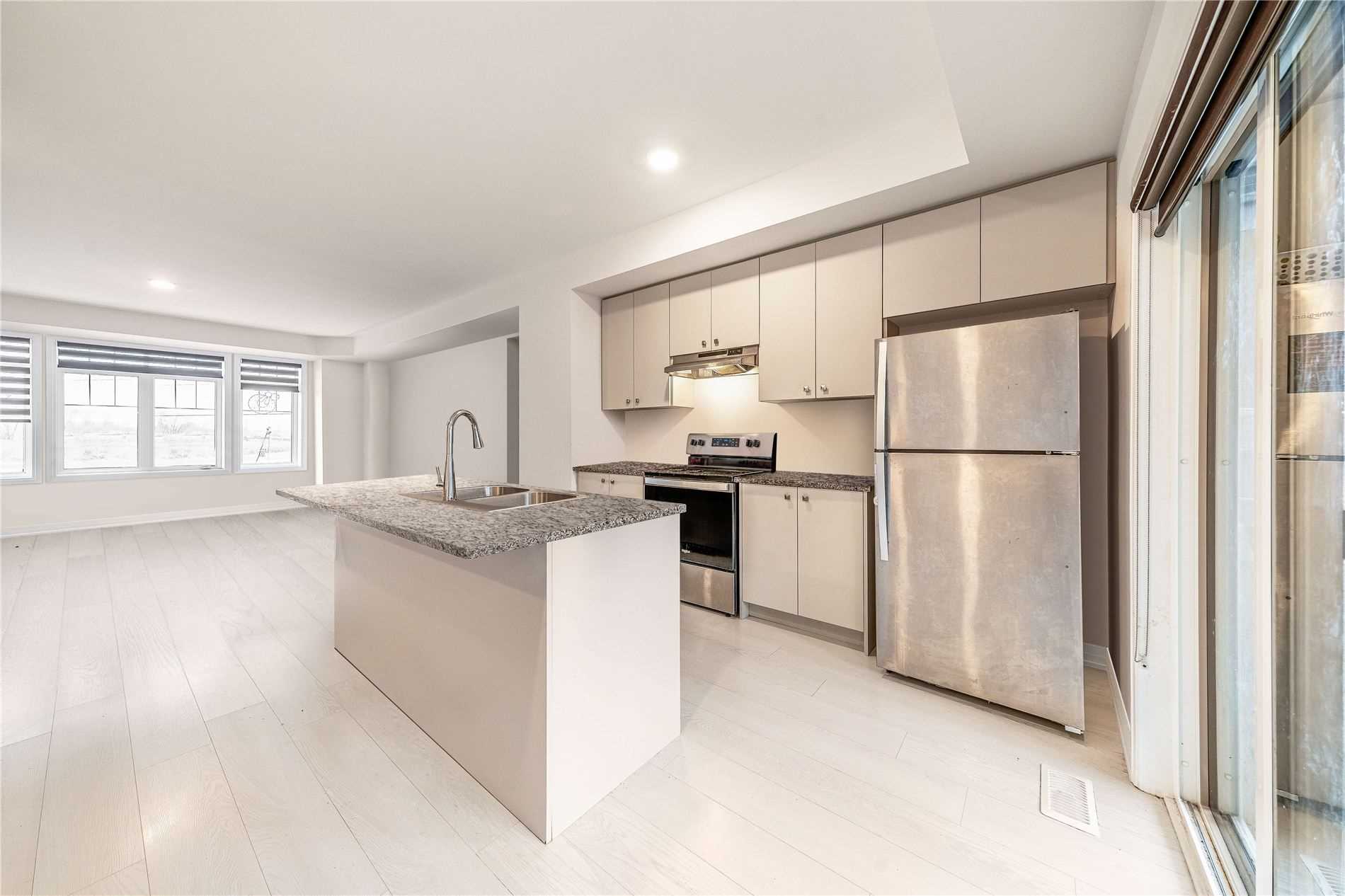 30 Ambereen Pl