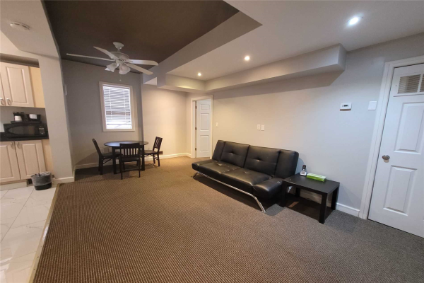 69 King St E, Oshawa