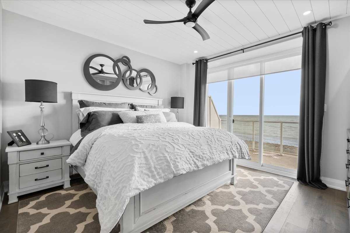 315 Lakebreeze Drive #1