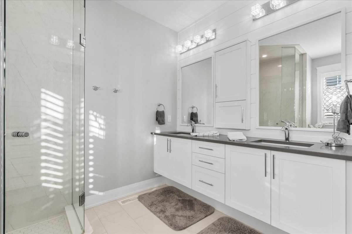 315 Lakebreeze Drive #1