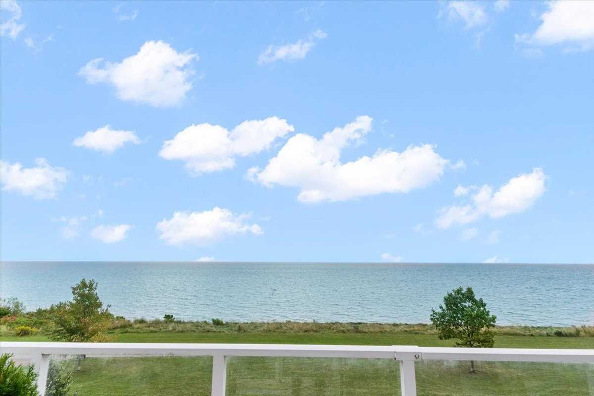 315 Lakebreeze Drive #1
