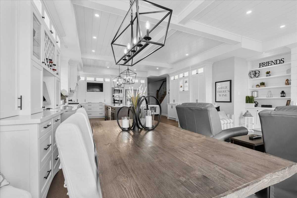 315 Lakebreeze Drive #1