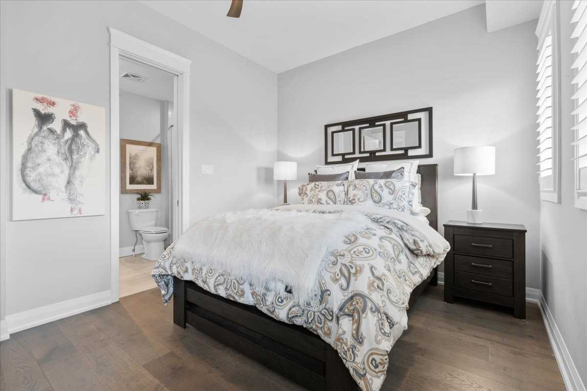 315 Lakebreeze Drive #1