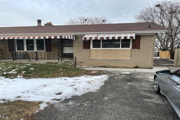 9 Thorncroft Cres, Ajax