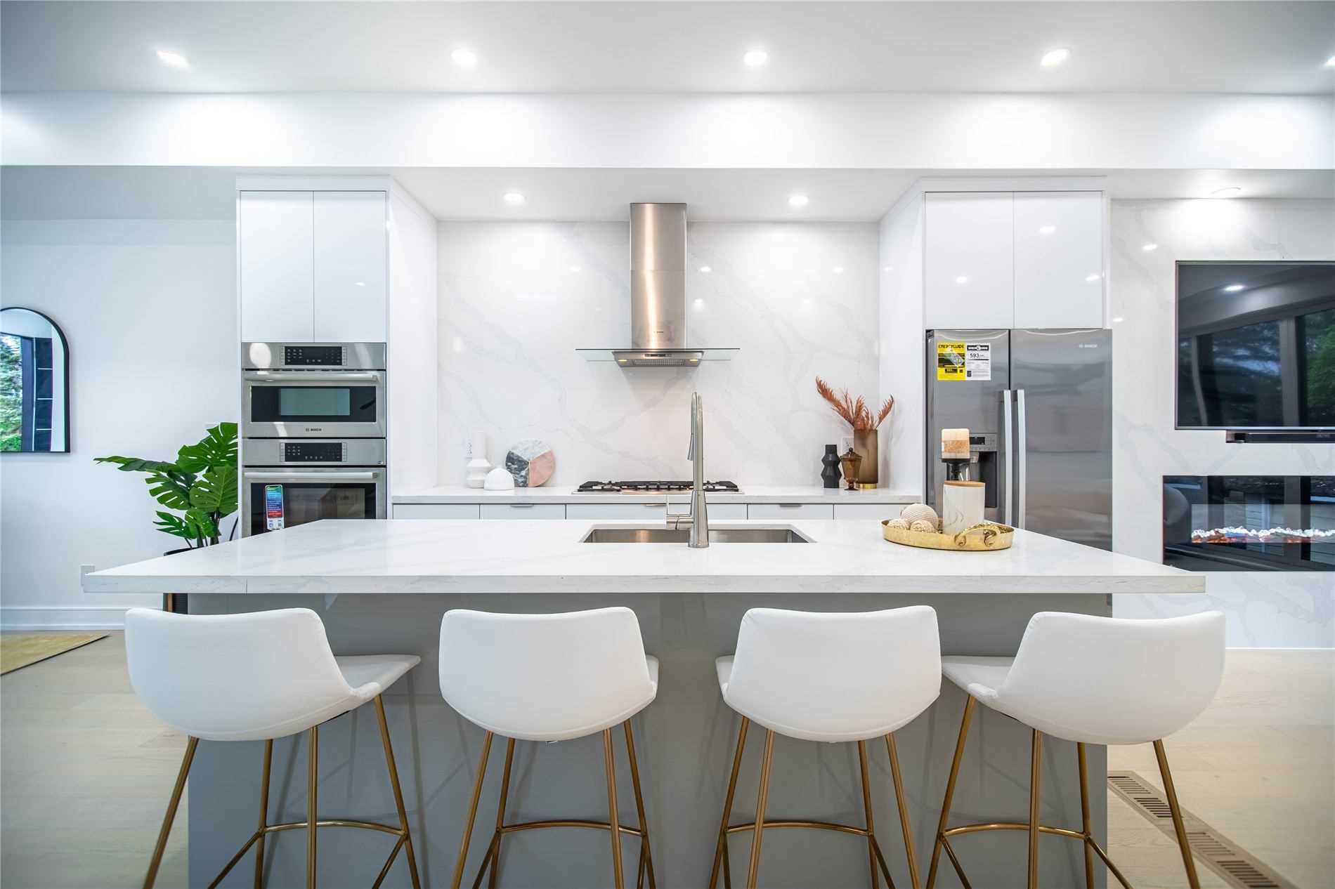 168 Oak Park Ave