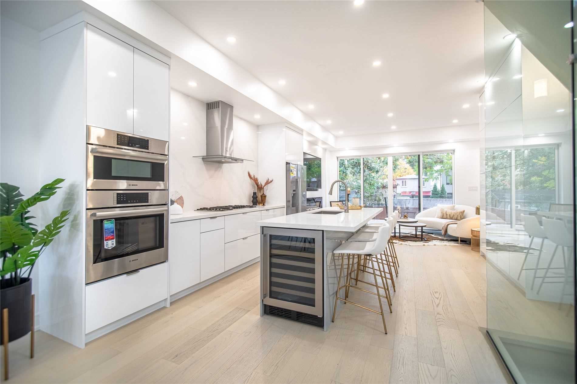 168 Oak Park Ave