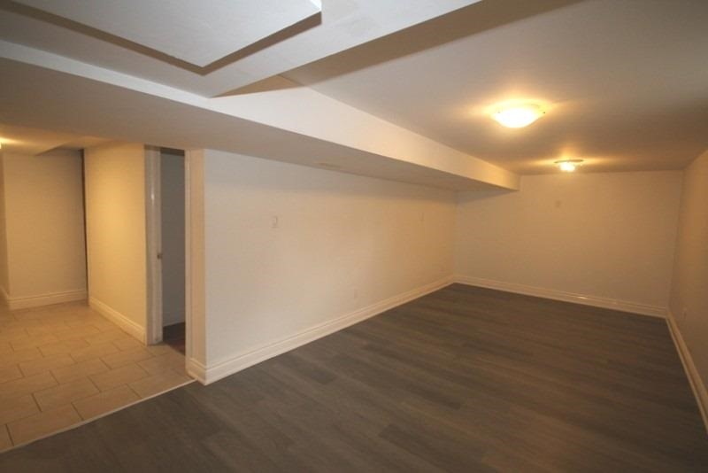 64 Admiral Rd