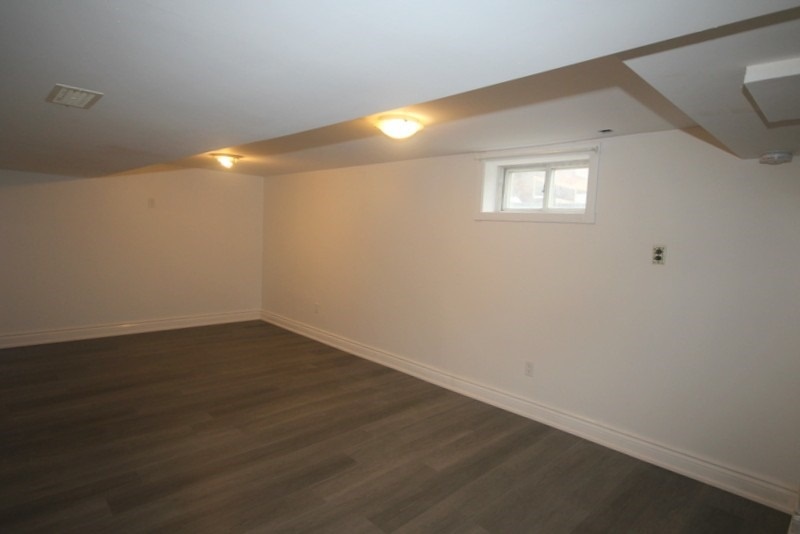 64 Admiral Rd