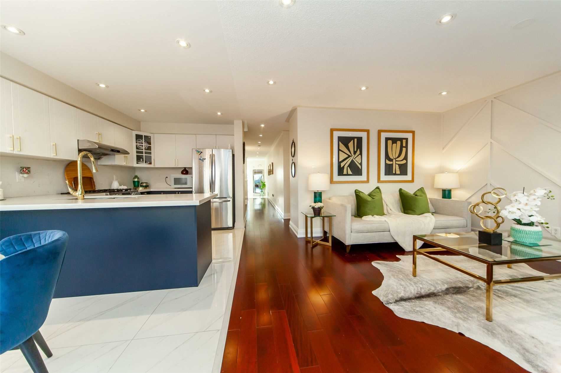 11 Middlecote Dr