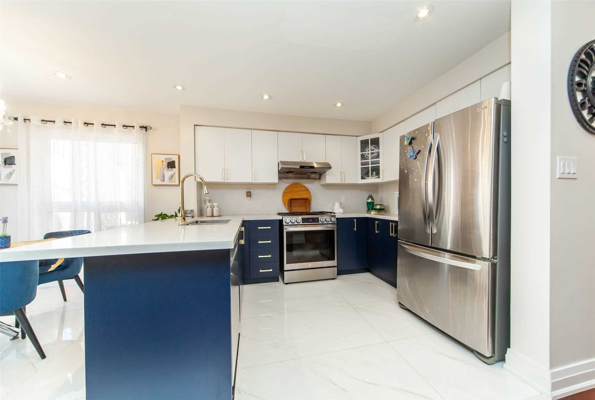 11 Middlecote Dr