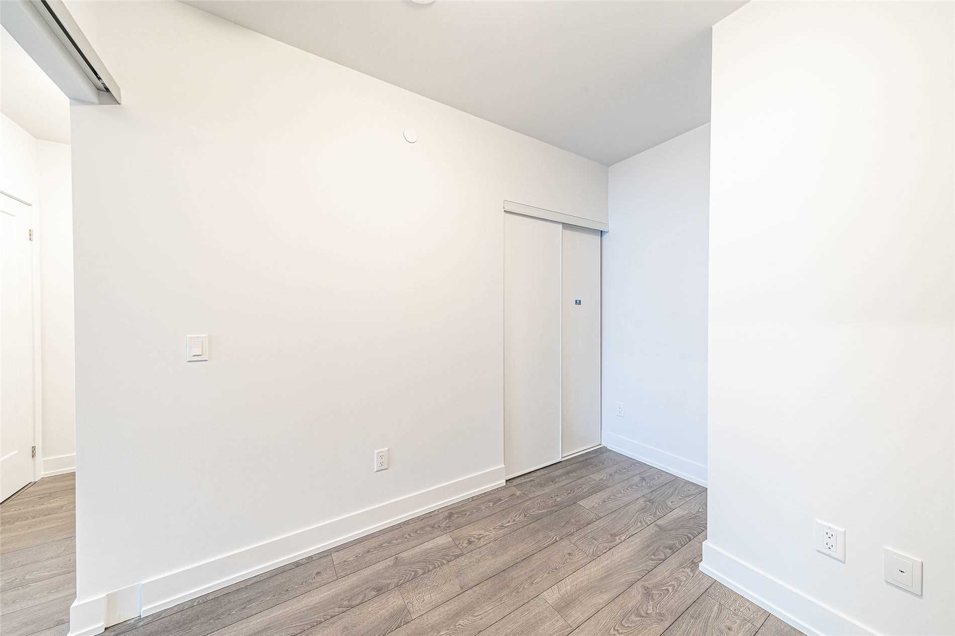 2550 Simcoe St N, #2114