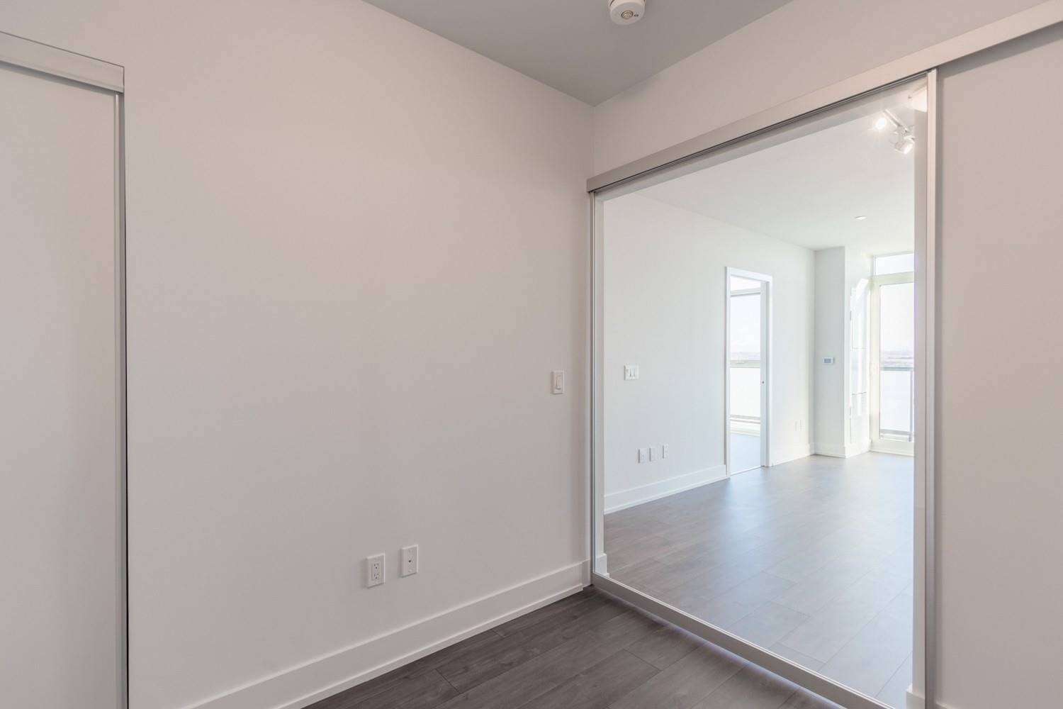 2550 Simcoe Street N, #1709