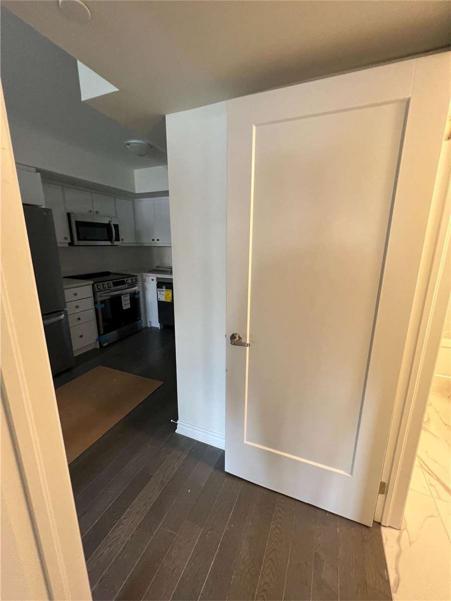 2787 Eglinton Ave E, #3007