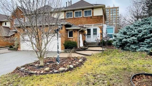 35 Davies Crescent