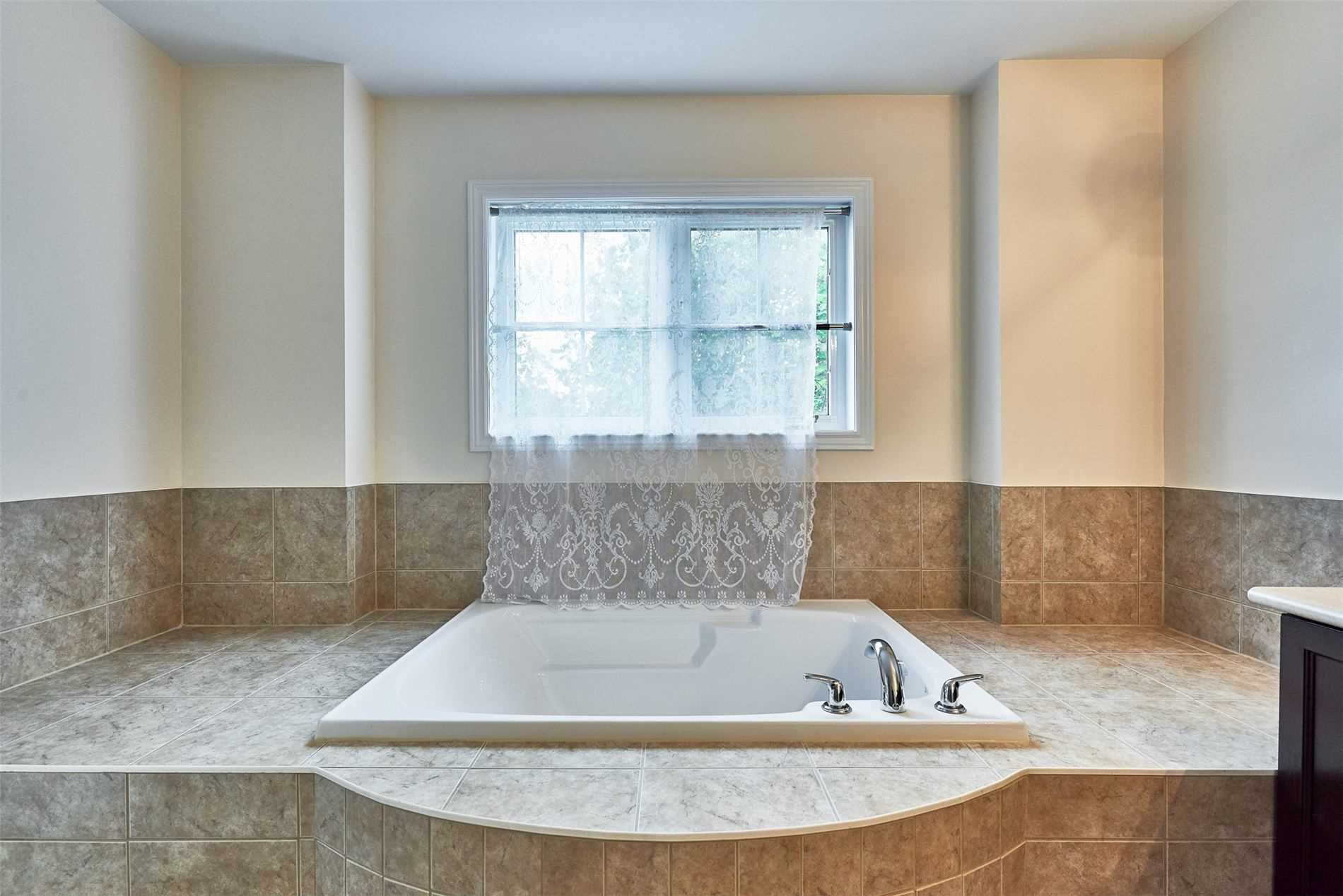 Listing E5865194 - Large Photo # 28