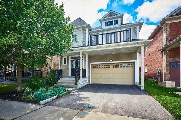 4 Bayern Dr, Whitby