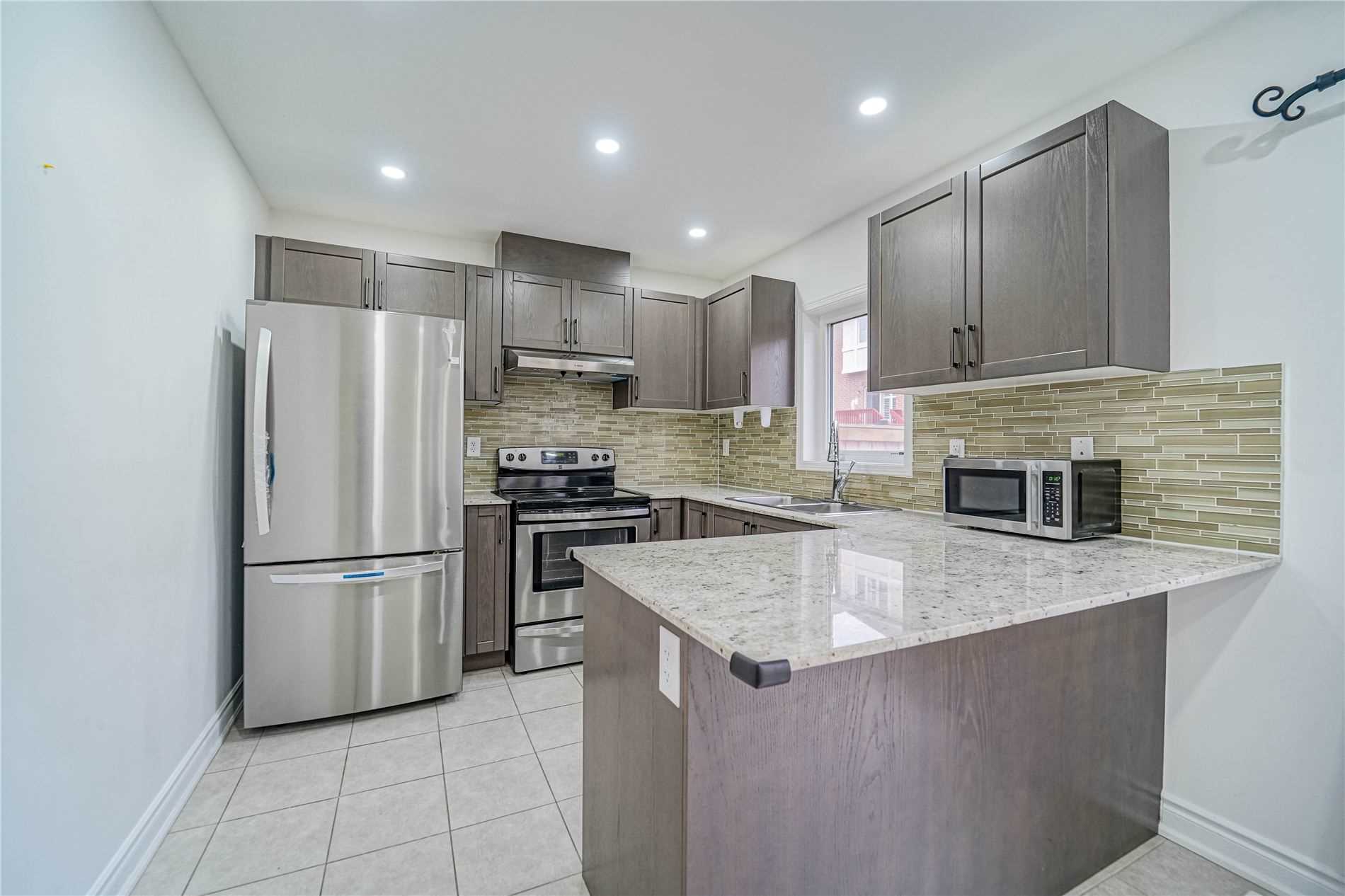 7 Raithby Crescent