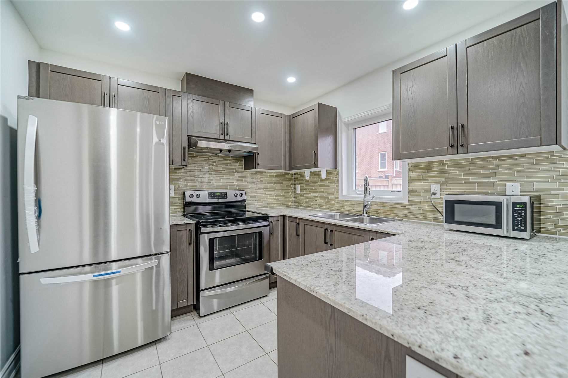 7 Raithby Crescent