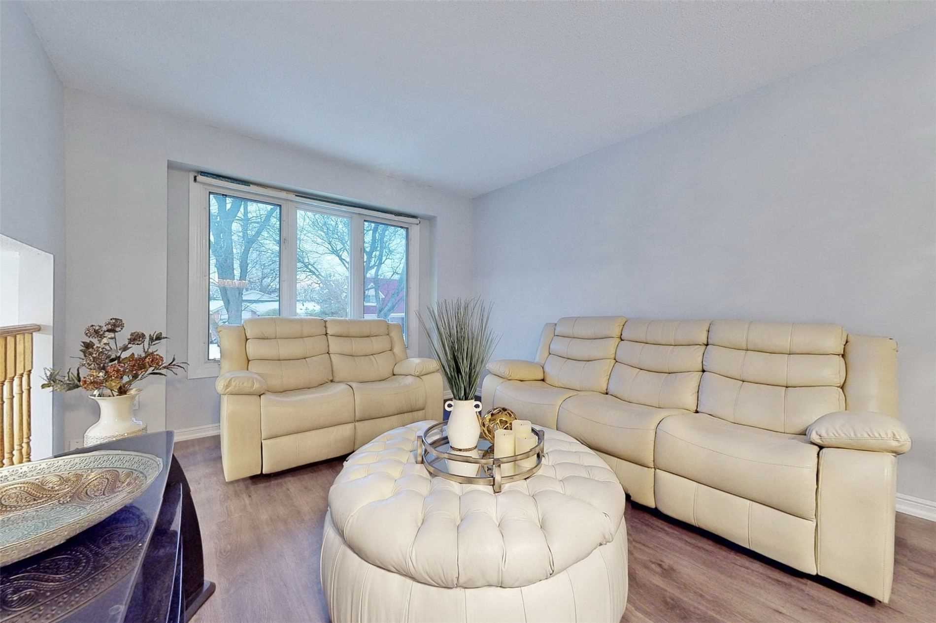 22 Renfield Crescent