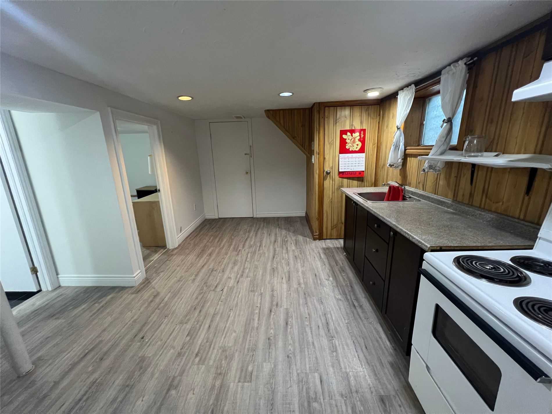 10 Compton Dr, #Bsmt