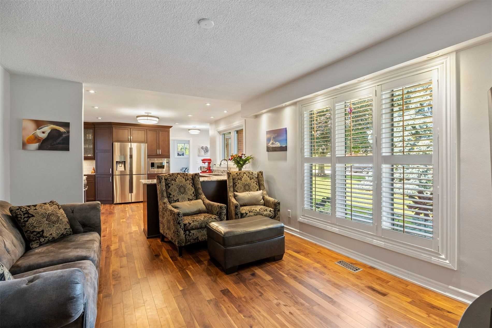 83 Sherwood Road E