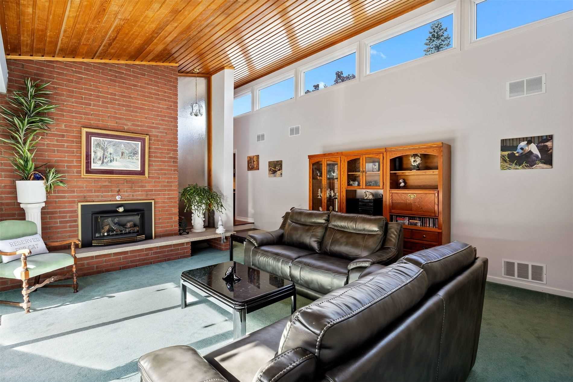 83 Sherwood Road E