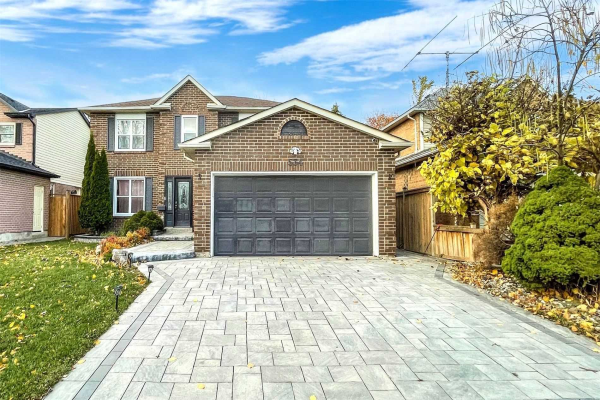 534 Beech St E, Whitby