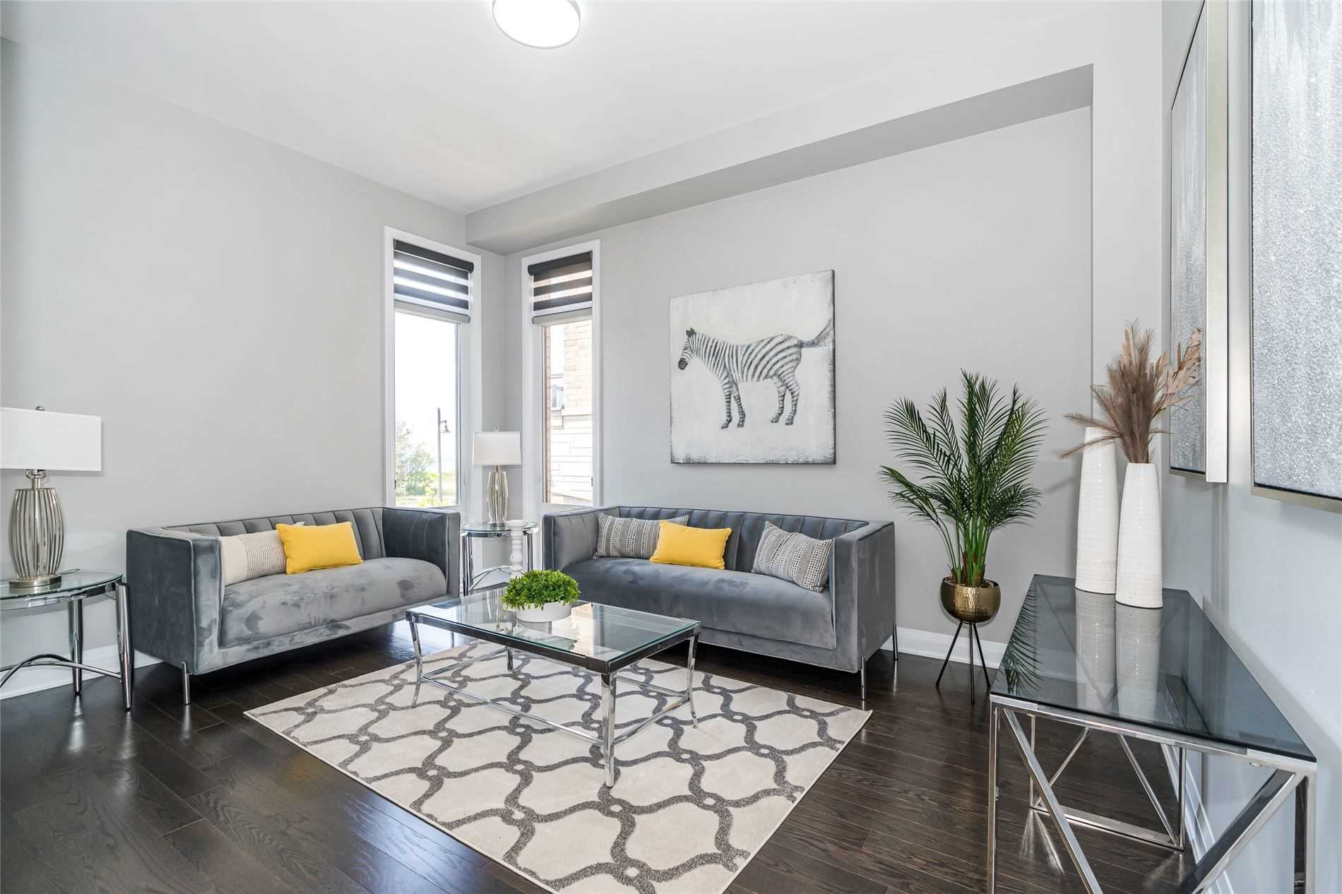 215 Port Darlington Rd