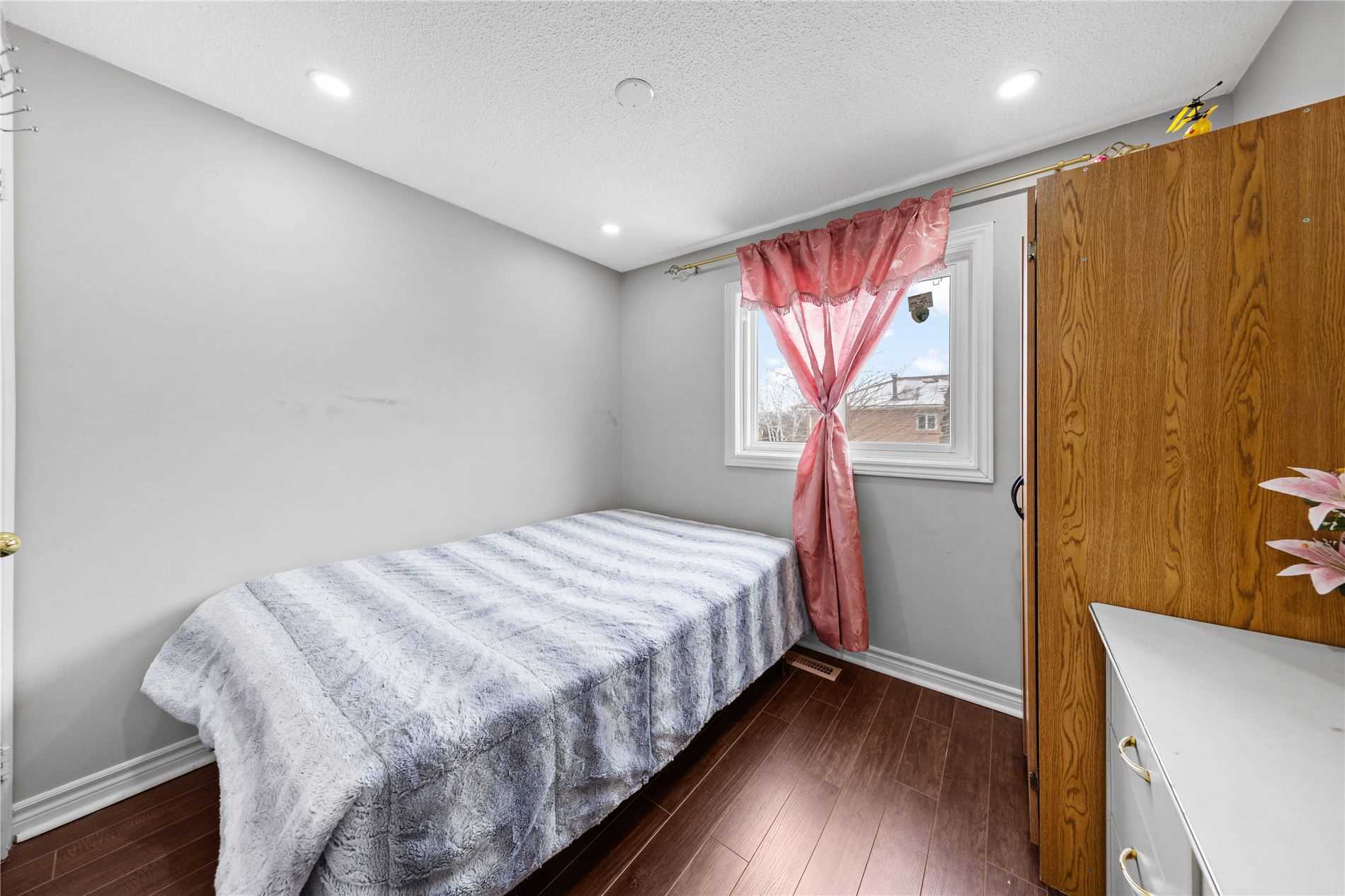 99 Radford Dr