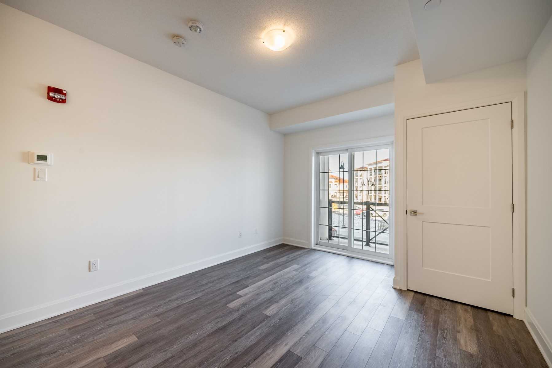 50 Lakebreeze Drive, #222