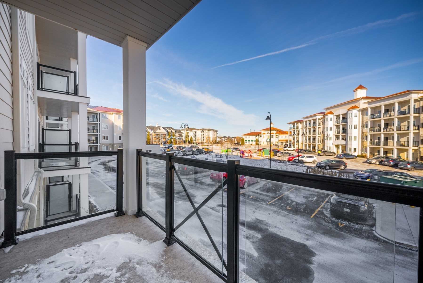 50 Lakebreeze Drive, #222