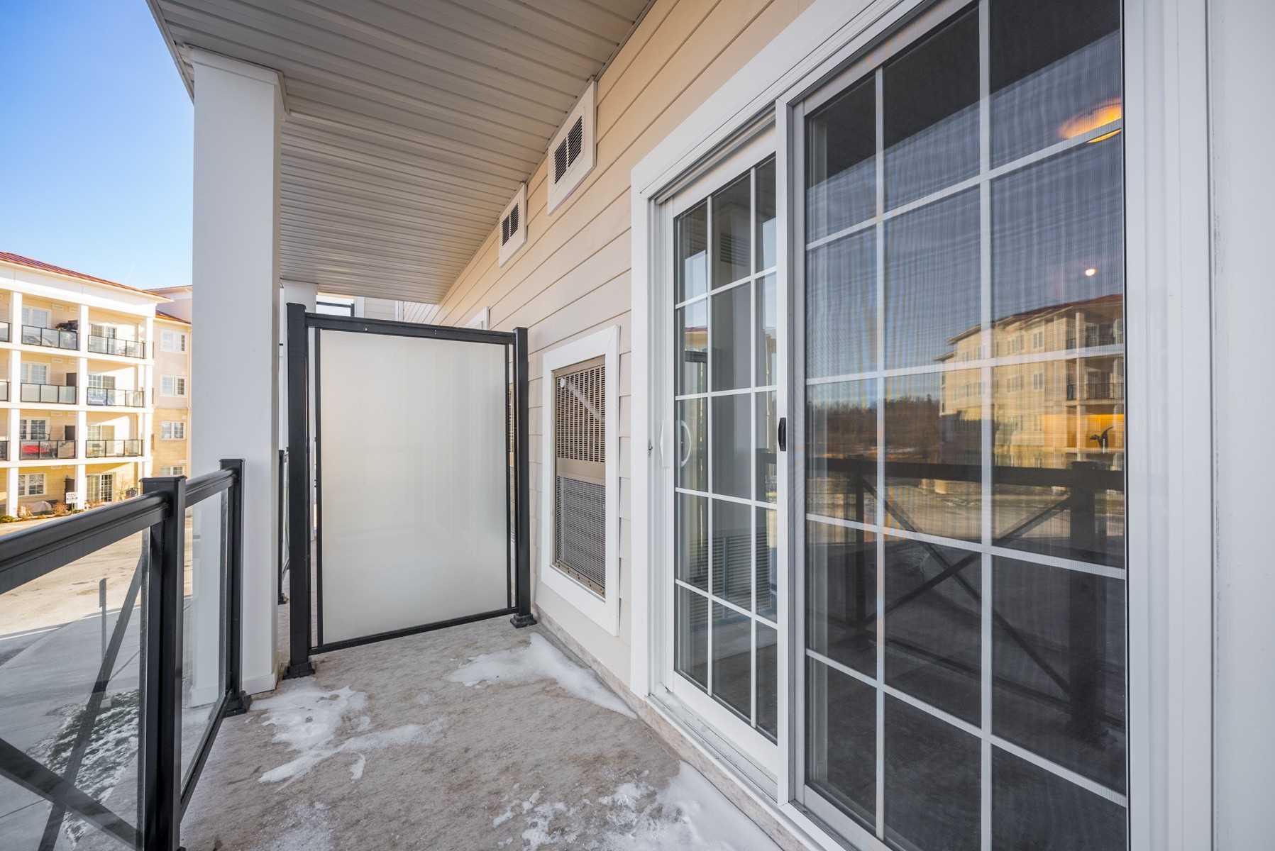 50 Lakebreeze Drive, #222
