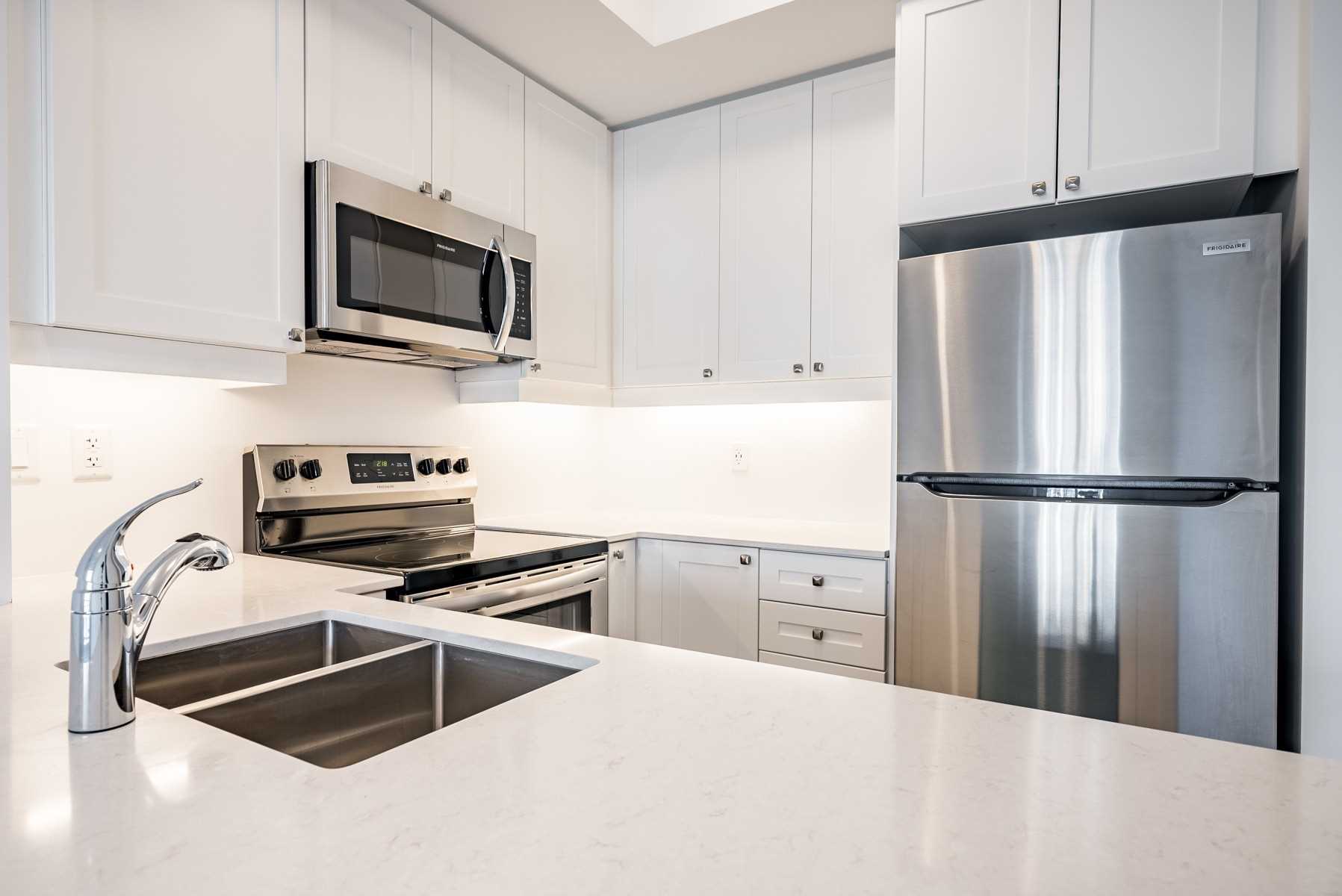 50 Lakebreeze Drive, #222