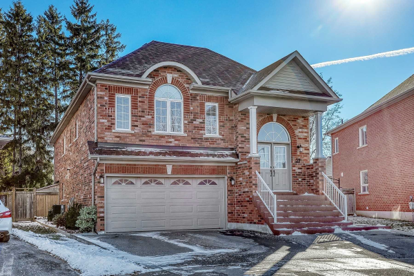 27 Neill Ave, Whitby