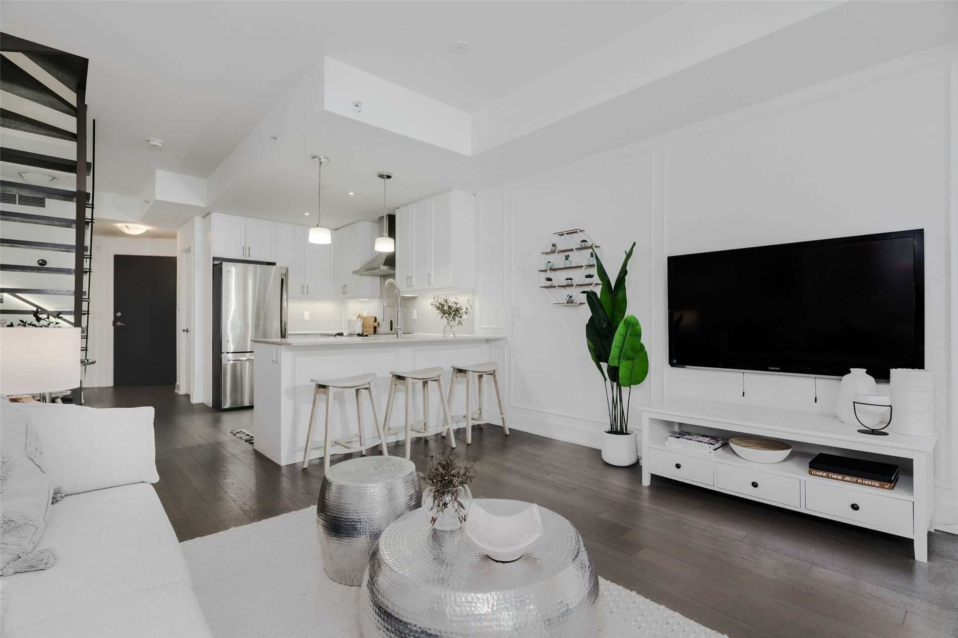 2A Queensbury Avenue, #102