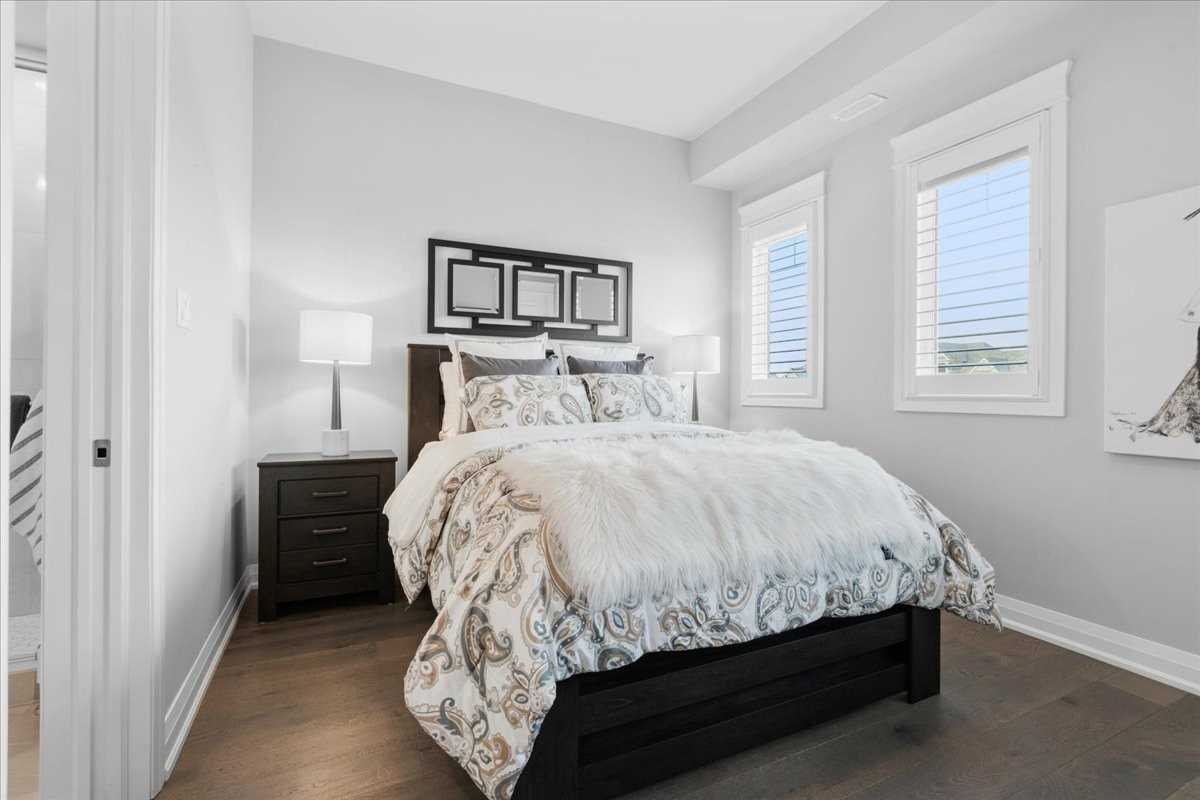 315 Lakebreeze Drive #1