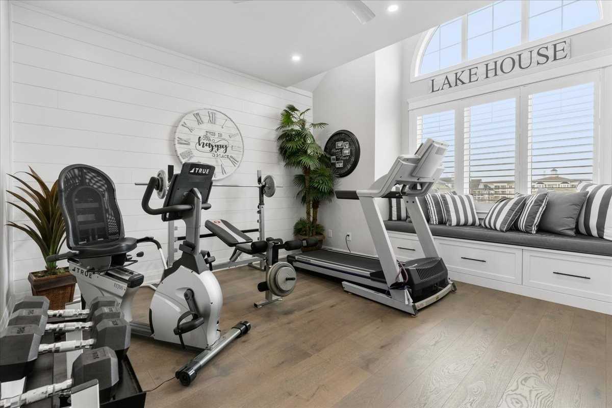 315 Lakebreeze Drive #1