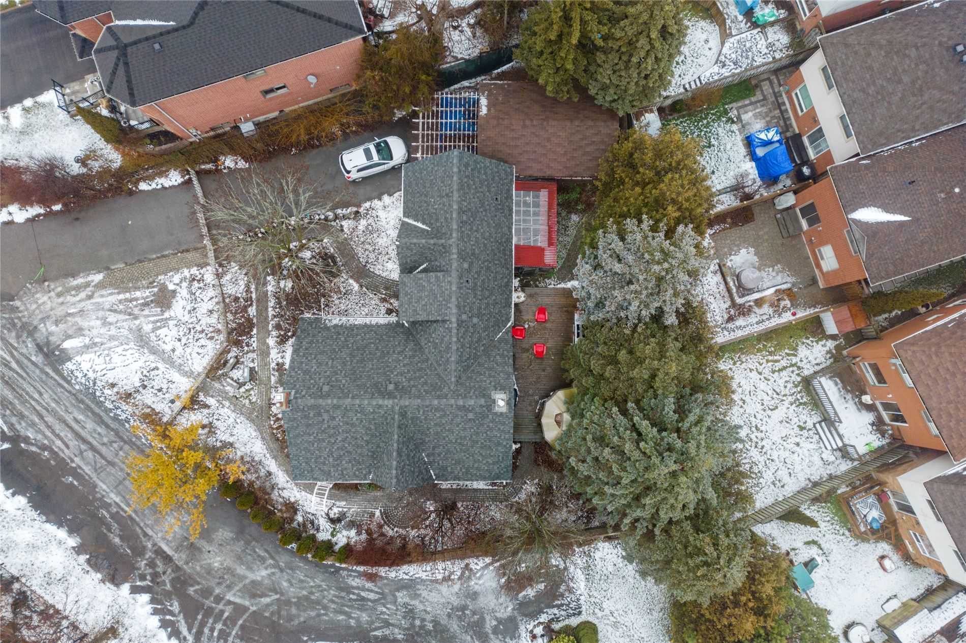 2319 Wildwood Cres