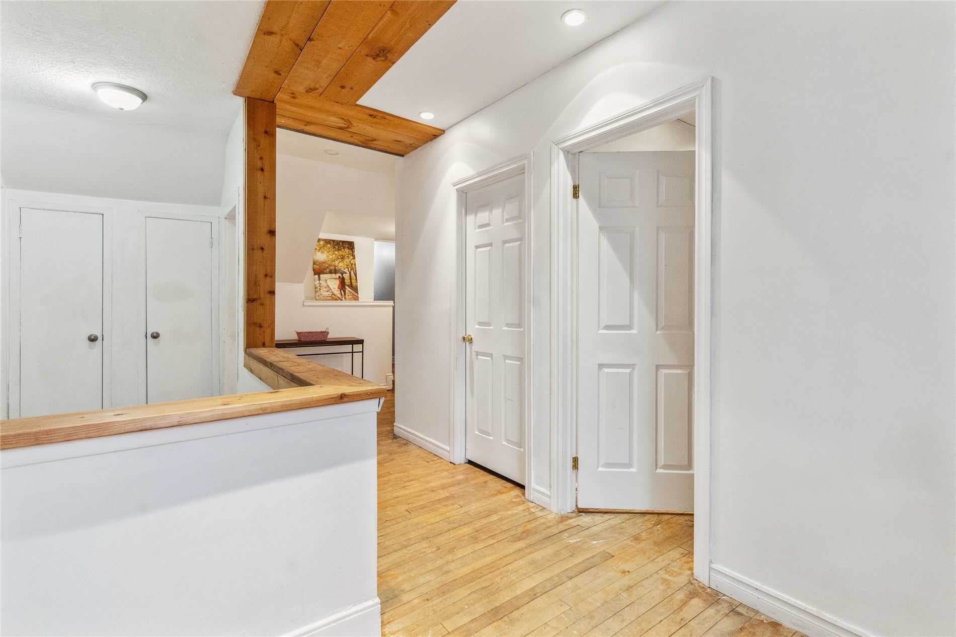 2319 Wildwood Cres