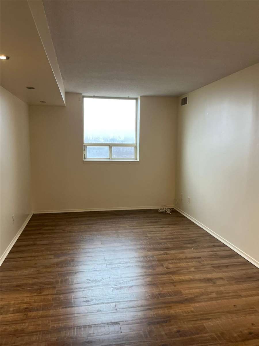 2466 Eglinton Ave E, #1510