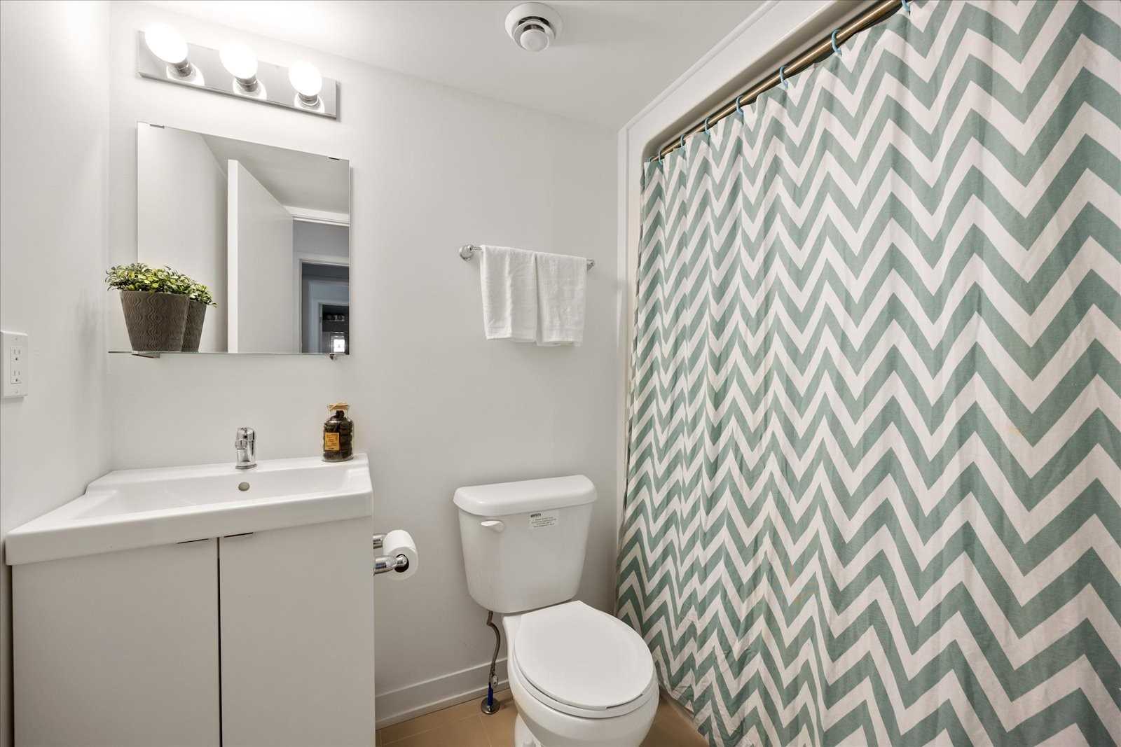 1740 Simcoe Street N, #40