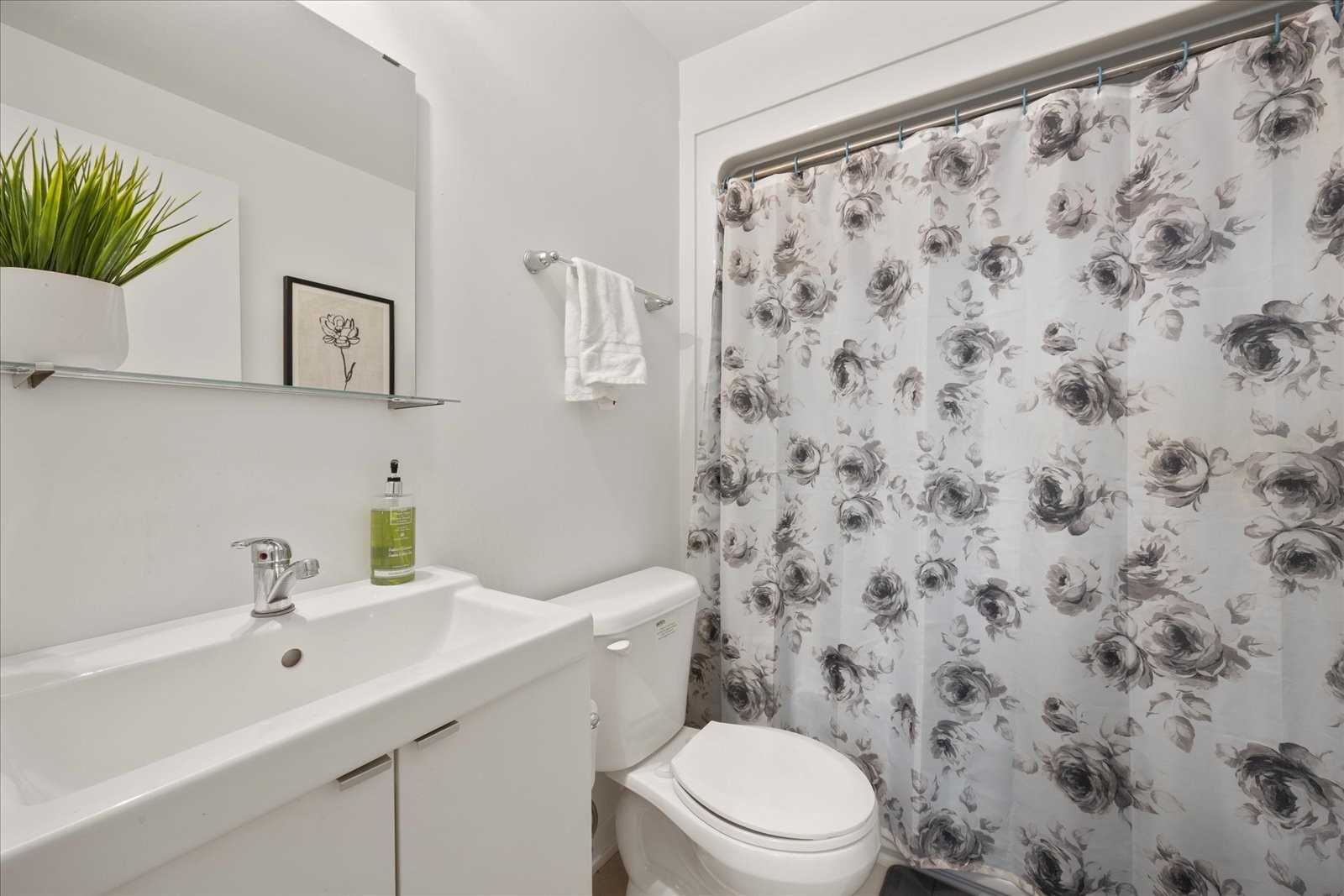 1740 Simcoe Street N, #40