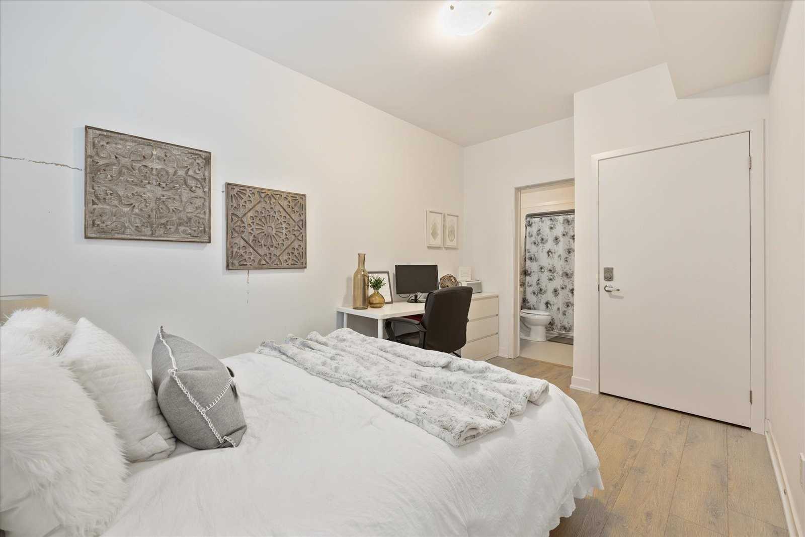 1740 Simcoe Street N, #40