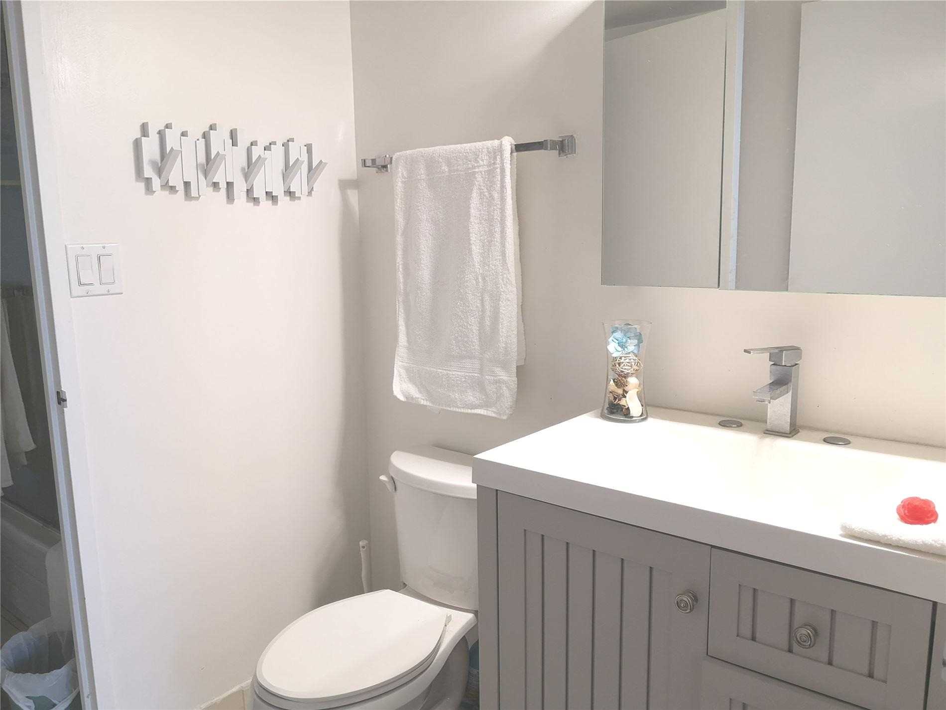 55 Bamburgh Circ, #810