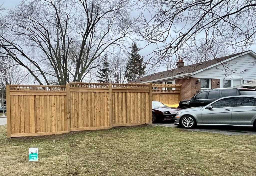 67 Thorncroft Cres